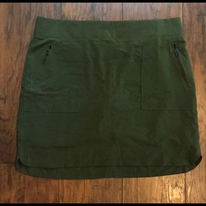 Athelta Green Chelsea Cargo Skort